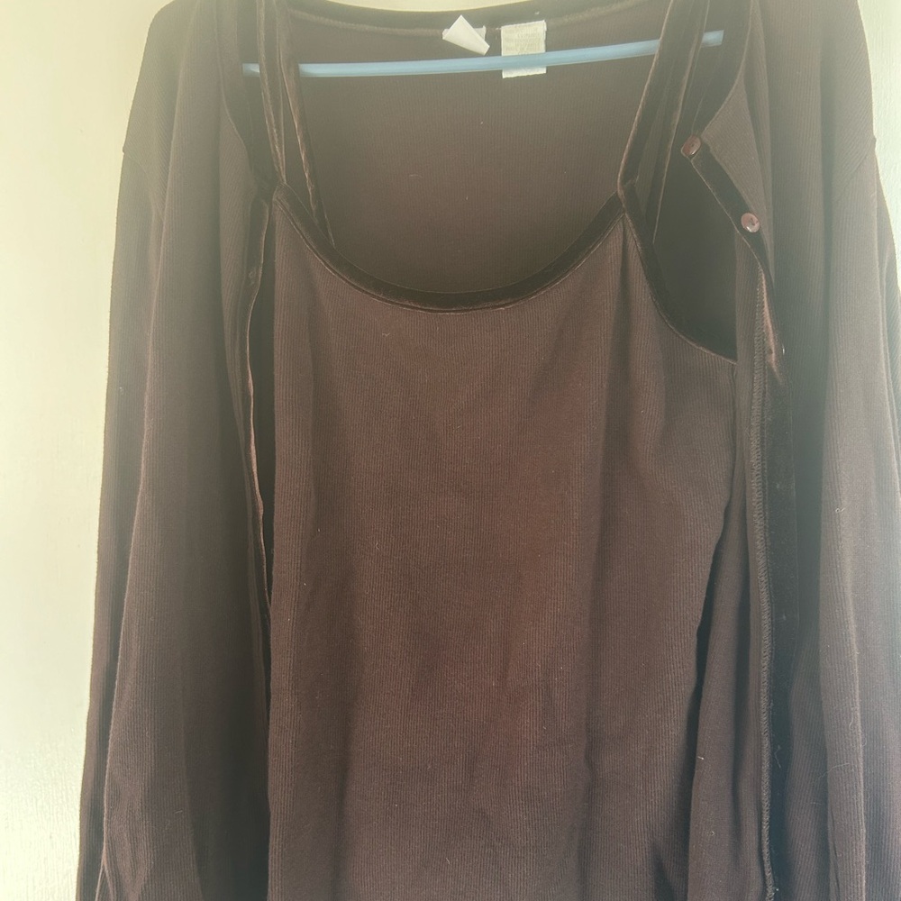 CW brown twinset with velvet straps and piping M